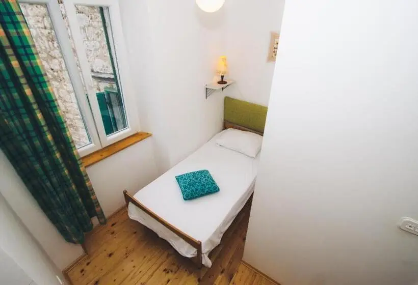 اتاق استاندارد سه نفره, Apartments And Rooms Ille