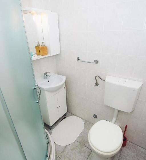 חדר סטנדרט לשלושה, Apartments And Rooms Ille