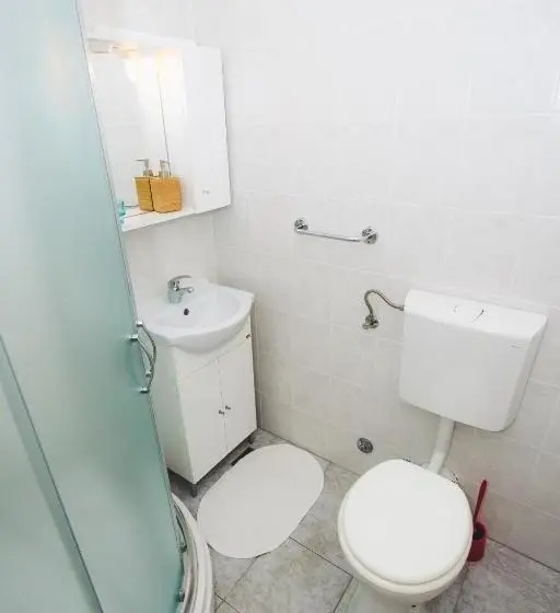 اتاق استاندارد سه نفره, Apartments And Rooms Ille