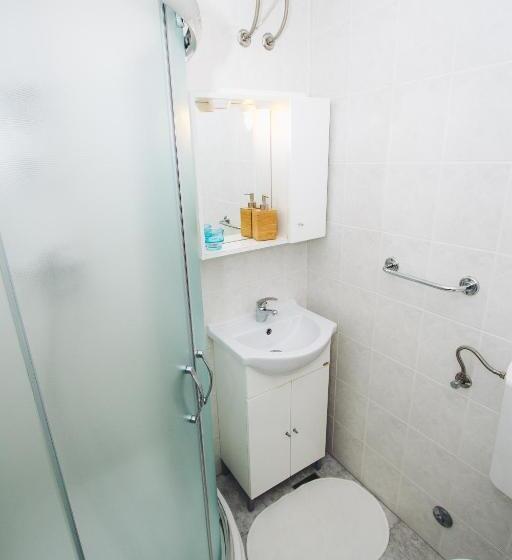 اتاق استاندارد سه نفره, Apartments And Rooms Ille