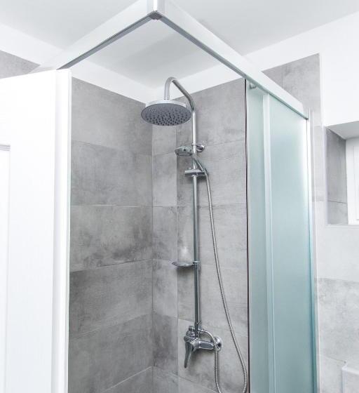 חדר דלוקס עם מרפסת נוף לים, Apartments And Rooms Ille