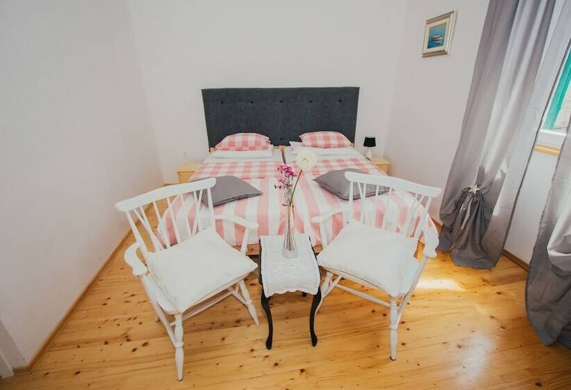 חדר סטנדרט, Apartments And Rooms Ille