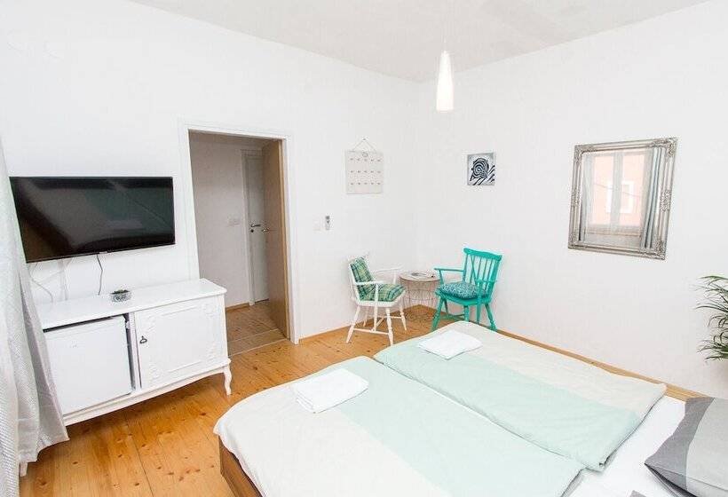 スタンダードトリプルルーム, Apartments And Rooms Ille