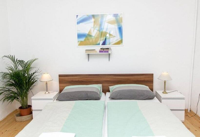 חדר סטנדרט לשלושה, Apartments And Rooms Ille