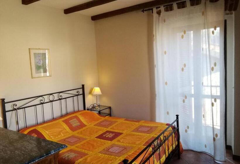 דירת חדר עם טרסה, Guest House  Il Farinello