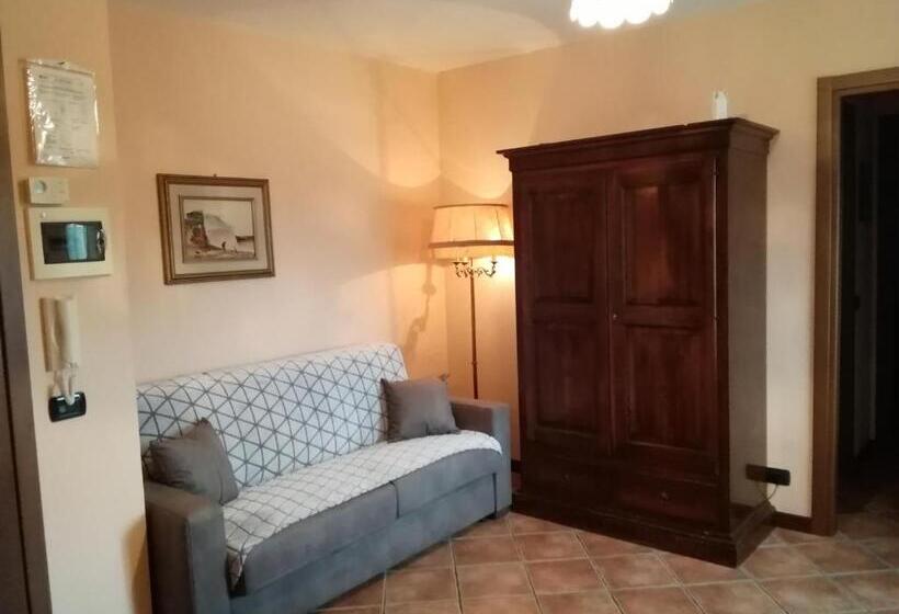 דירת חדר עם טרסה, Guest House  Il Farinello