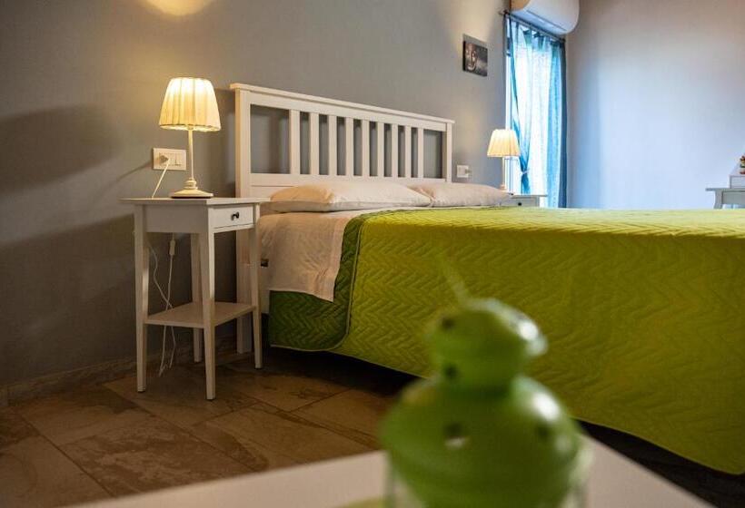 Deluxe Kolmen Hengen Huone, B&b La Canfora
