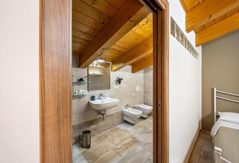 Superior Neljän Hengen Huone, B&b La Canfora