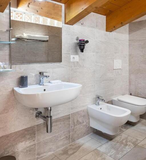 Superior Neljän Hengen Huone, B&b La Canfora