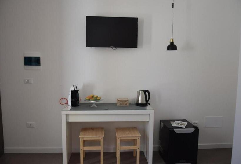 标准三人间, B&b Nicole