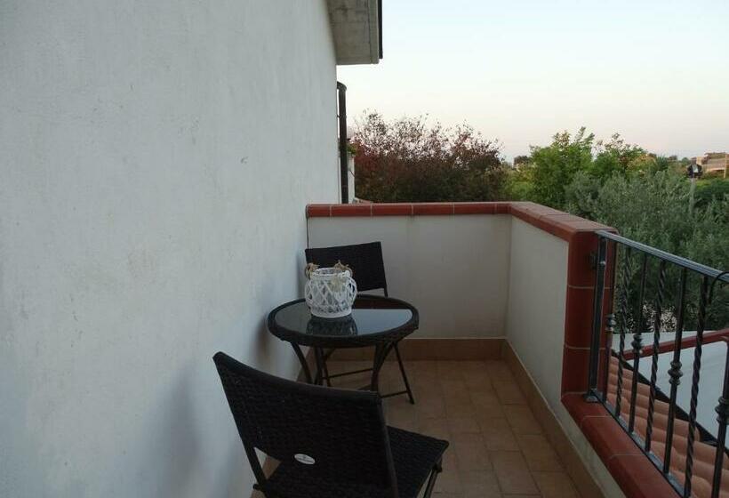 اتاق استاندارد سه نفره, B&b Villa Eden