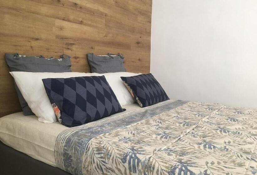 スタンダードルーム, Corte Soriano