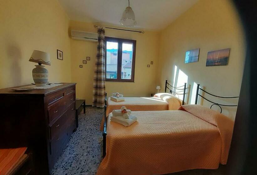 带共用浴室的标准房间, L'agrifoglio Di Emy