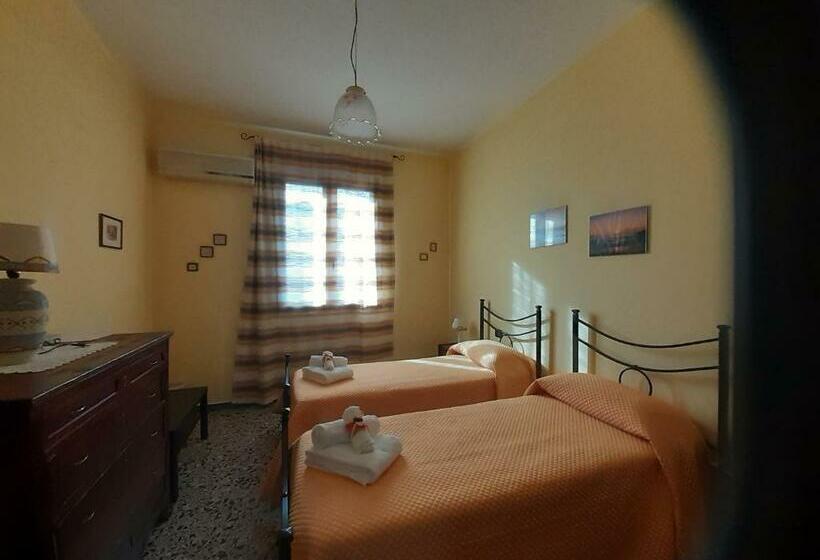 带共用浴室的标准房间, L'agrifoglio Di Emy