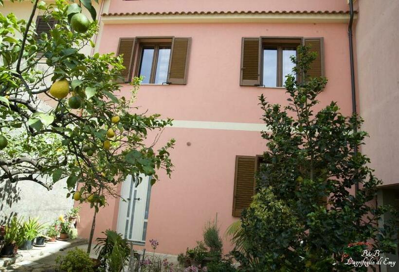 带共用浴室的标准房间, L'agrifoglio Di Emy