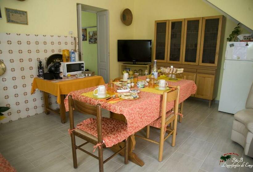 带共用浴室的标准房间, L'agrifoglio Di Emy