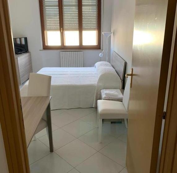 اتاق استاندارد با سرویس بهداشتی مشترک, Bab San Feliciano Camere Foligno