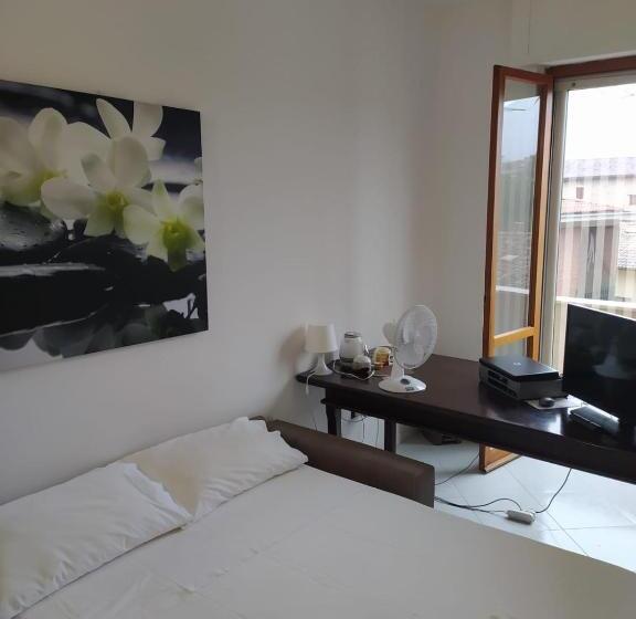 اتاق استاندارد یک تخته با سرویس بهداشتی مشترک, Bab San Feliciano Camere Foligno