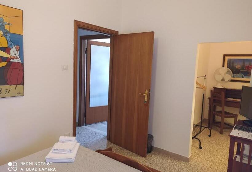 Standard room with outdoor bath, Bab San Feliciano Camere Foligno
