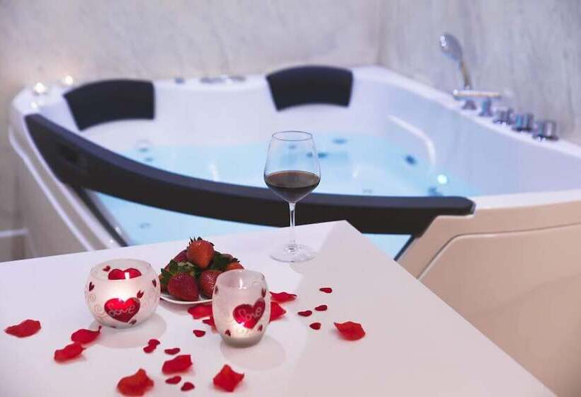 جناح مزود بجاكوزى, Luxury B&b Coccolhouse