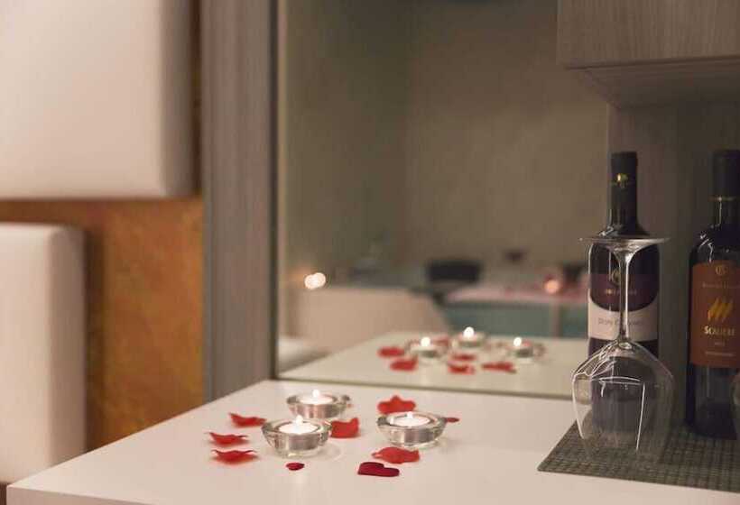 جناح مزود بجاكوزى, Luxury B&b Coccolhouse