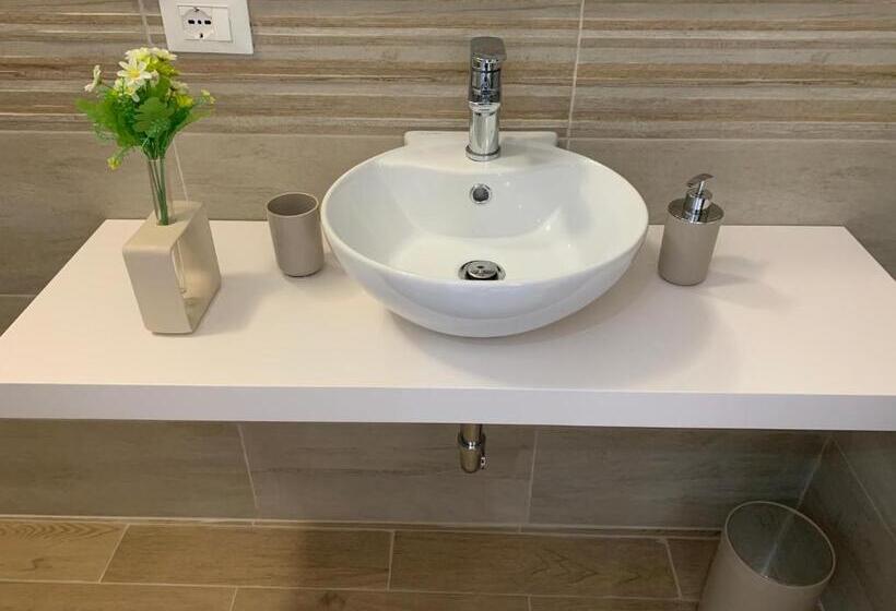 Camera Superiore, D & C