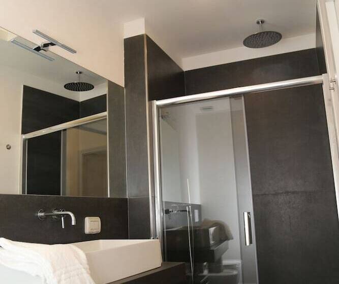 اتاق لوکس با چشم‌انداز شهر, Palazzo Del Verga