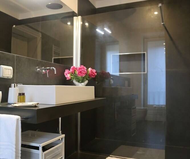 استودیوی استاندارد اینتریور, Palazzo Del Verga