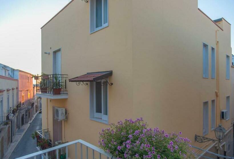 Номер Стандарт с Балконом, Campanili Di Puglia B&b
