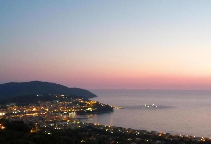 اتاق لوکس, Una Terrazza Sul Mare