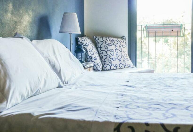 اتاق استاندارد با چشم‌انداز باغ, Quattrocolli B&b