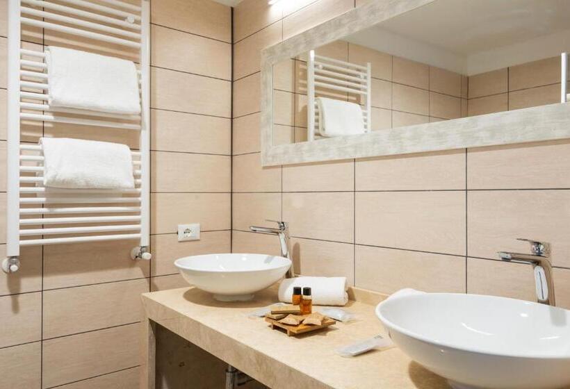 Номер Стандарт Трехместный, Domus Porto Di Traiano Resort