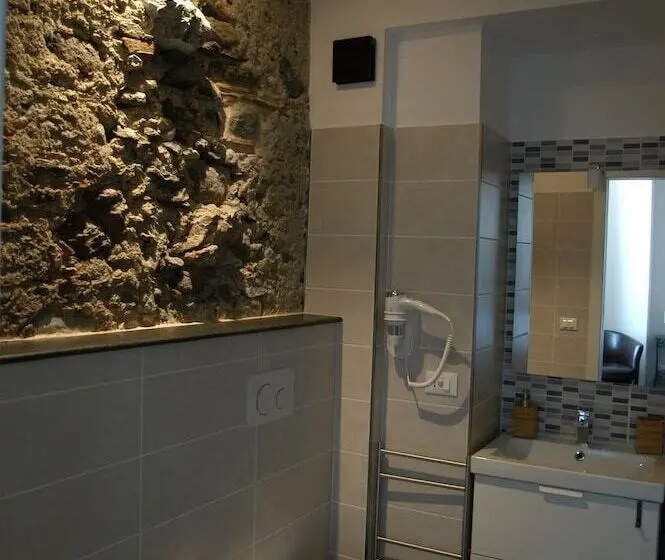片側に海が見えるデラックスルーム, Castello D Alcontres B&b