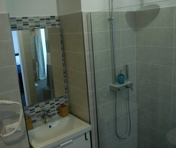 חדר דלוקס צדדי נוף לים, Castello D Alcontres B&b