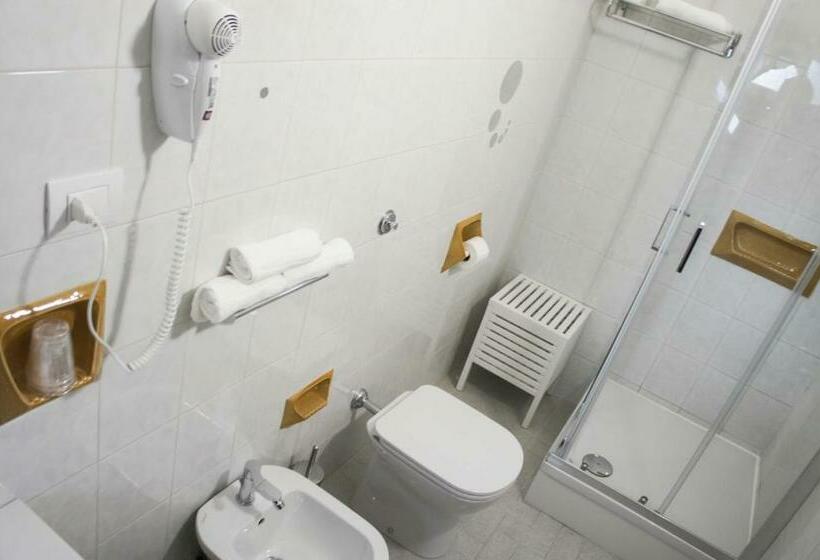 סוויטת ג'וניור עם מרפסת, Albergo D Onofrio