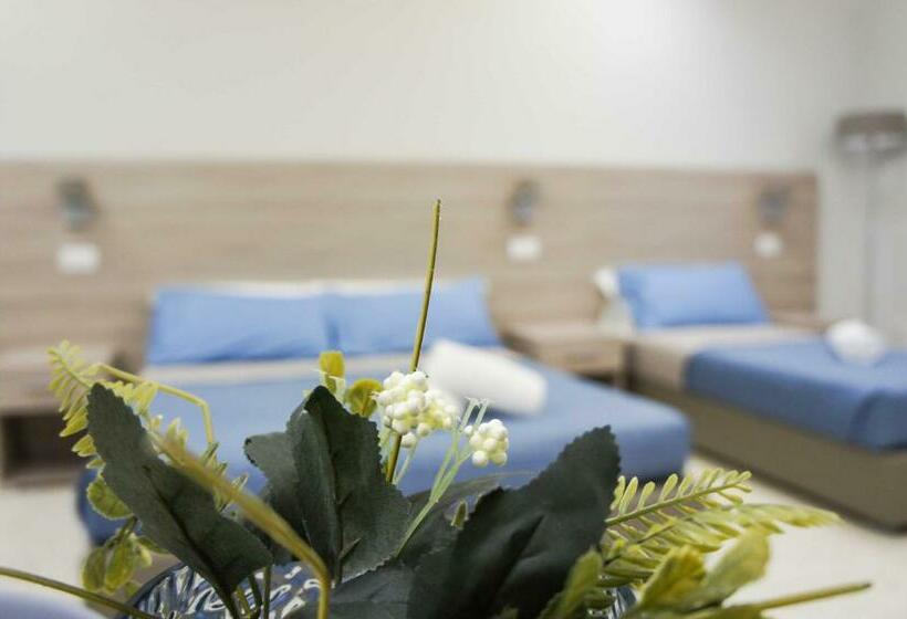 סוויטת ג'וניור עם מרפסת, Albergo D Onofrio