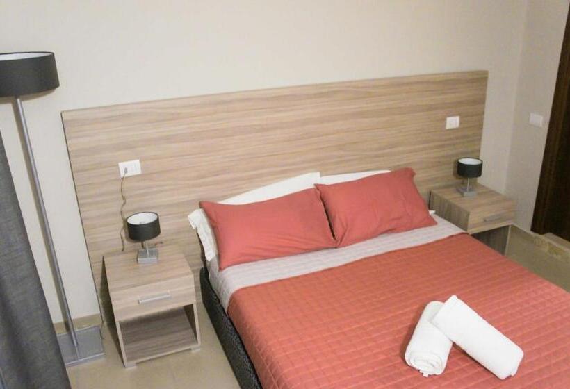 סוויטת ג'וניור עם מרפסת, Albergo D Onofrio