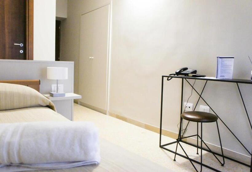 חדר אקונומי יחיד, Albergo D Onofrio