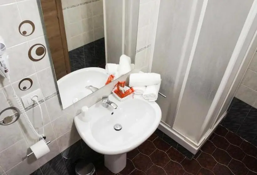 Juniorsviitti, Albergo D Onofrio