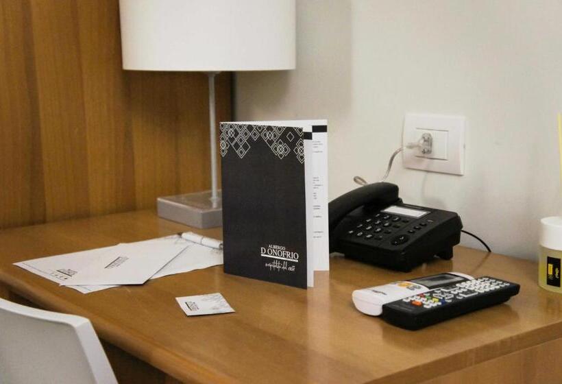 חדר אקונומי לשלושה, Albergo D Onofrio