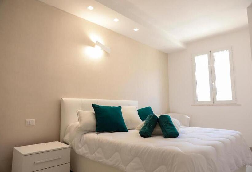 Superior Szoba King Size Bed, R & D