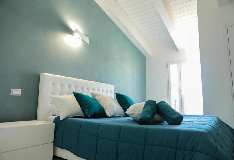 Superior Szoba King Size Bed, R & D