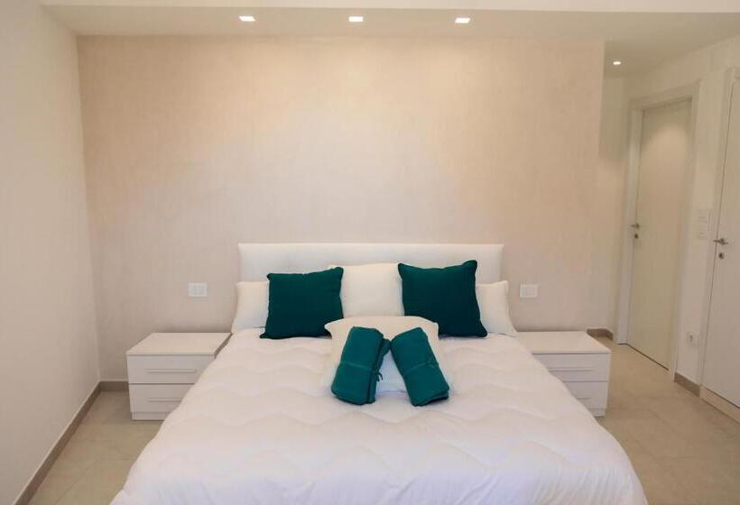 Standar Szoba Pezsgőfürdővel, R & D