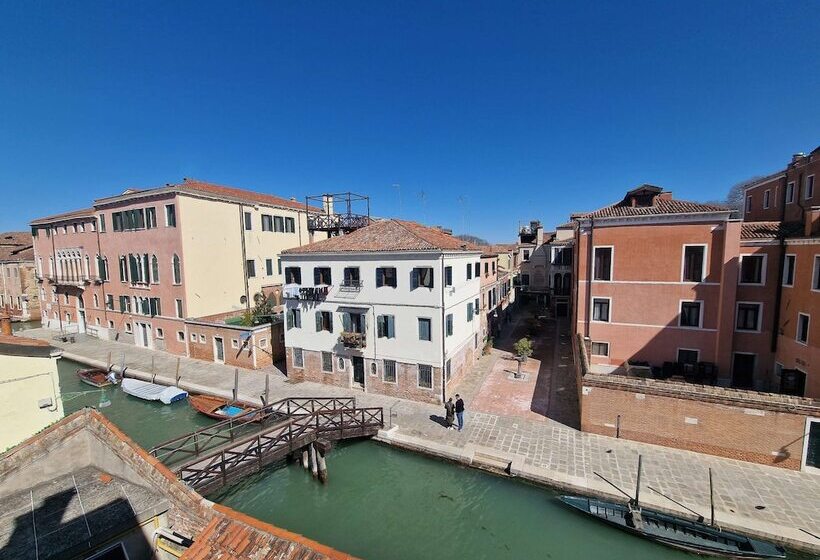 اتاق لوکس با چشم‌انداز, Ai Mori D'Oriente