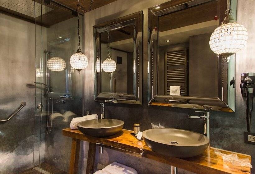 주니어 스위트, Sanchez