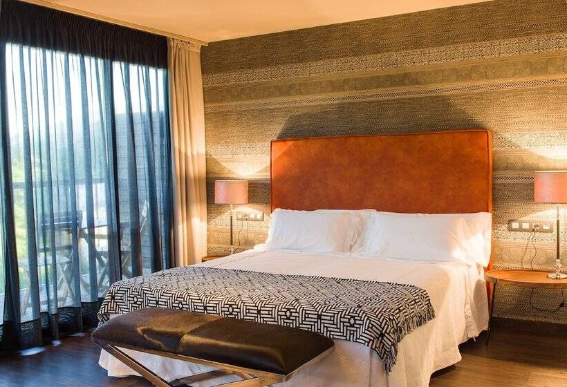 주니어 스위트, Sanchez