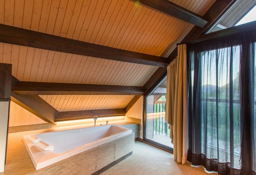 디럭스 스위트, Sanchez