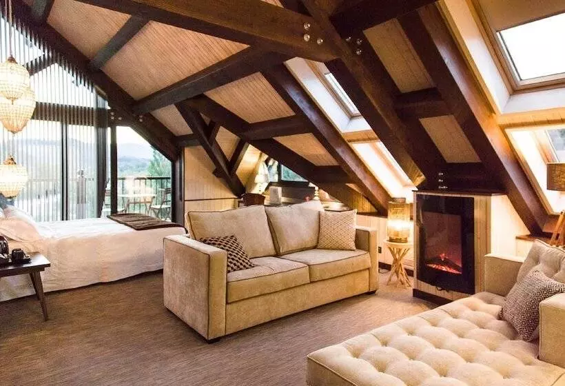 Penthouse Zimmer, Sanchez