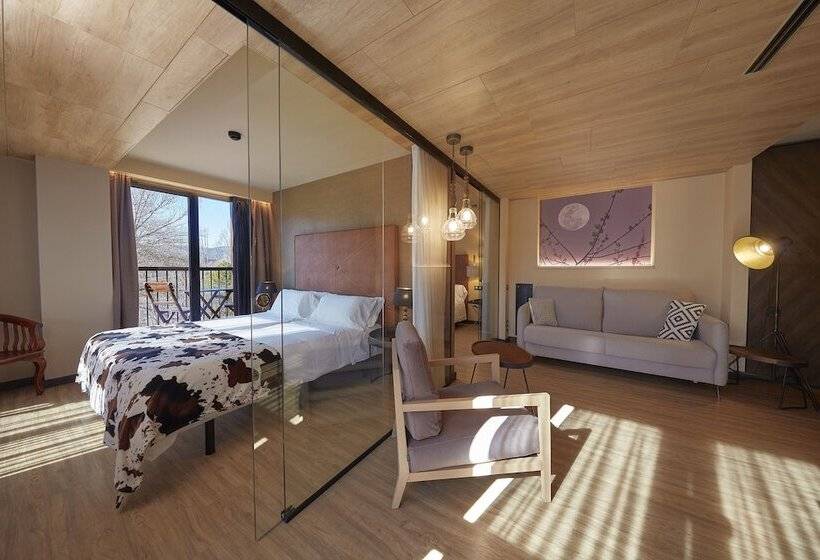 패밀리 룸, Sanchez