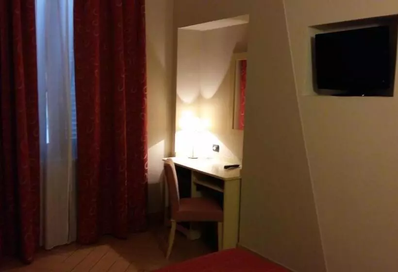 اتاق استاندارد یک نفره, Cavour